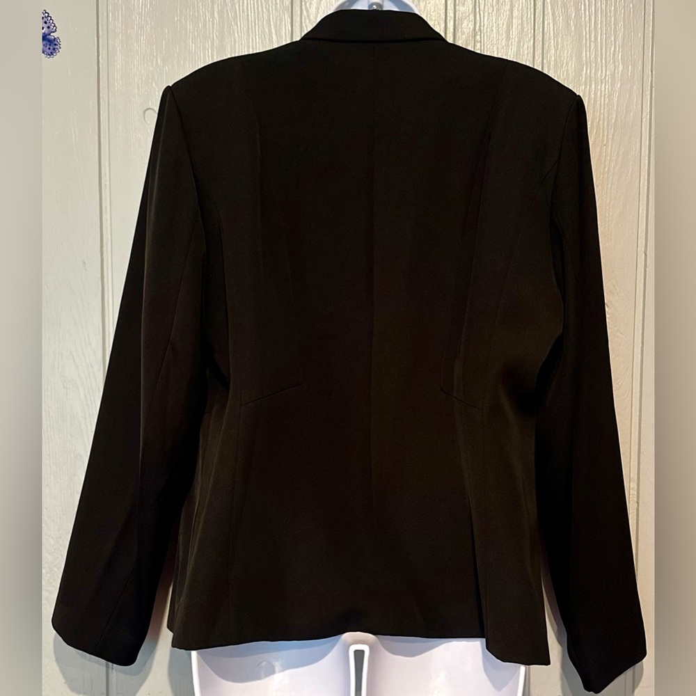 NWT. Women's Black Blazer - Picture 5 of 7